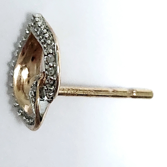 10K Rose gold Diamond Heart ❤️  Stud Earring - Picture 7 of 9